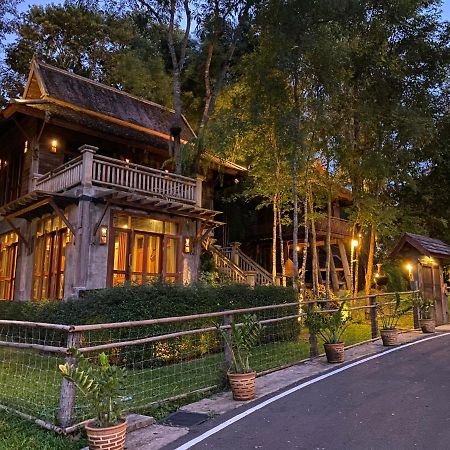 Ruean Racha Resort Chiang Mai Eksteriør billede